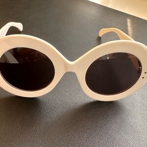 Chic White Oval Sunglasses